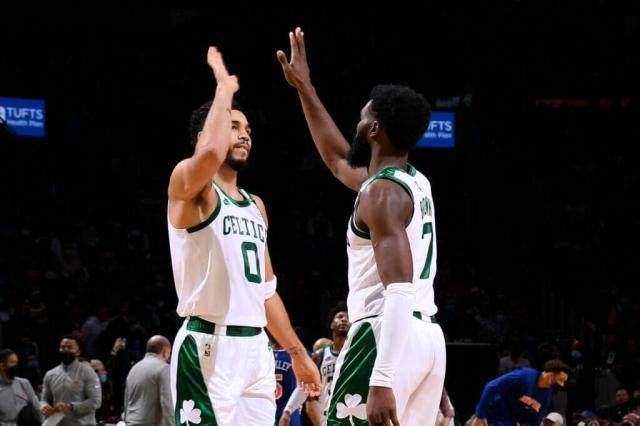 1641863494580002977.jpg 赛程分析-流言汇总:西蒙斯受多队青睐 绿军无意拆散双探花