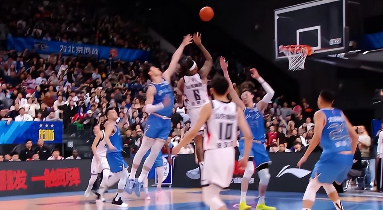 忍无可忍!许利民怒斥:吊儿郎当耍大牌,球迷:疑似指国内这2人