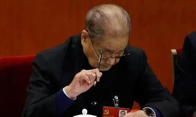 唯一在世的中共一代领导人,曾任中央政治局常委,如今109岁