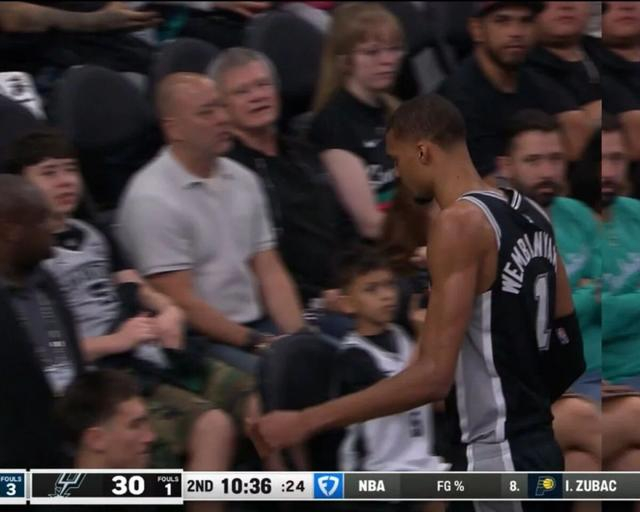 直播观看-我去！又伤1个！强行带伤回归卡规则！文班真的很想要！给他吗|MVP|保罗·乔治|圣安东尼奥马刺队|费城76人队|卢卡-东契奇_新浪体育_新浪新闻