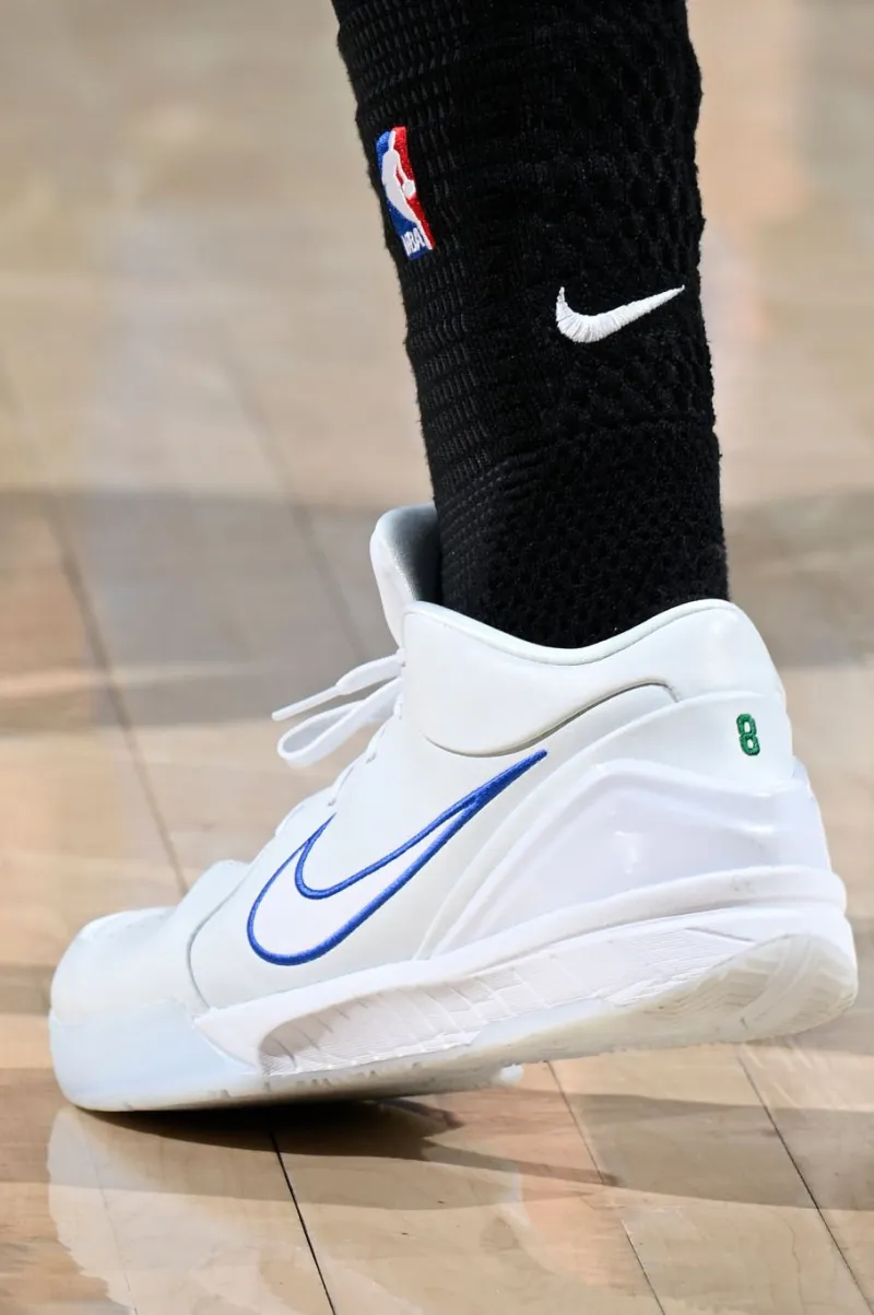 直播观看-布伦森穿着Kobe4，砍下33分5篮板9助攻